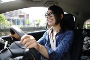 遠近両用メガネでの車の運転は問題ないのだろうか?