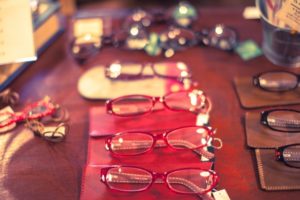 安いという理由で遠近両用メガネのお店は量販店でも大丈夫か?