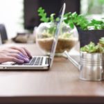 遠近両用メガネはパソコン仕事に使えないのだろうか?