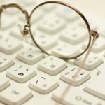 近々両用メガネと老眼鏡の違いは?どちらも近くしか見えない?